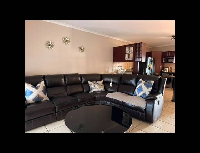 3 BEDROOM APARTMENT FOR SALE IN WATERVAL EAST